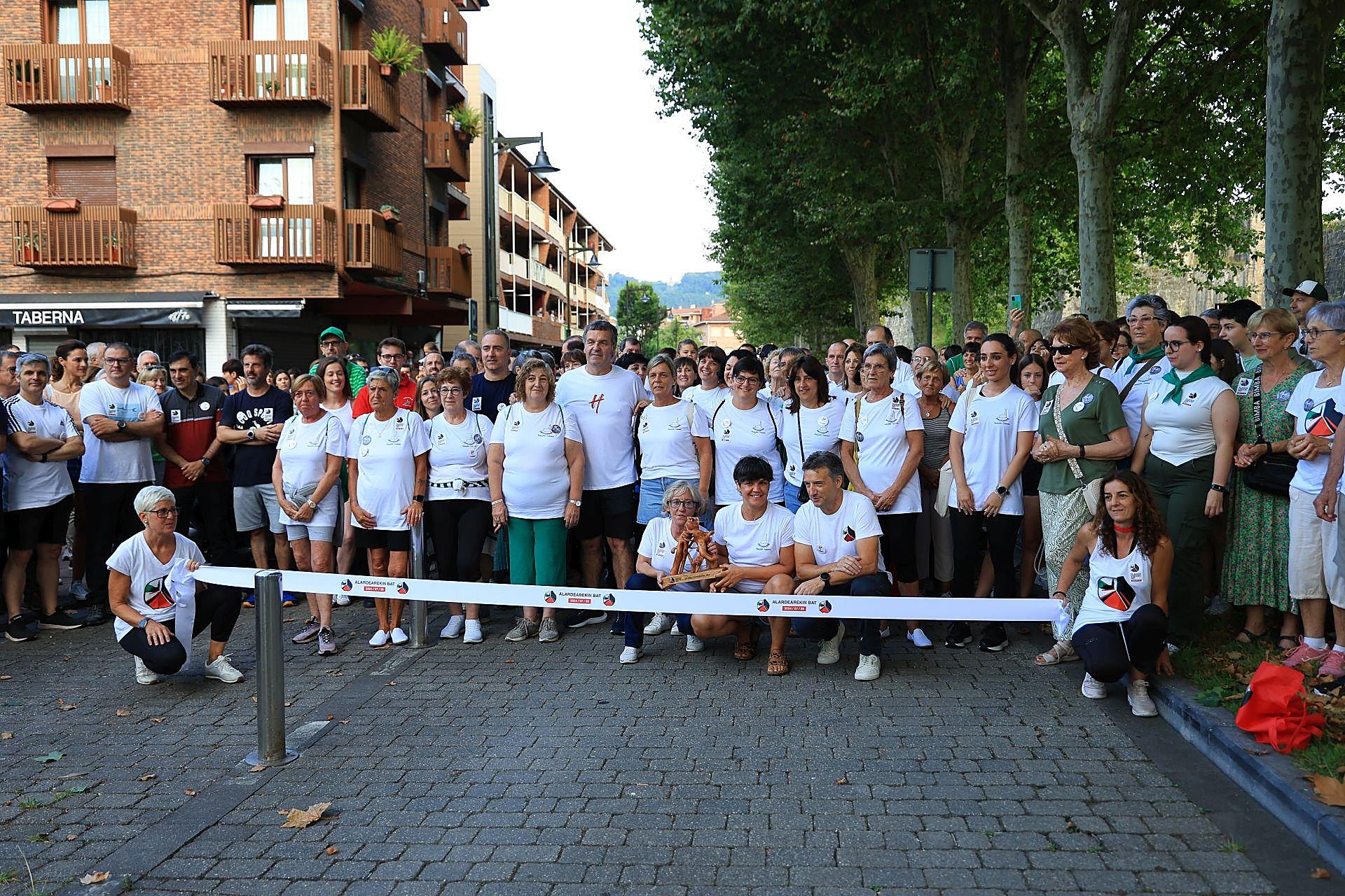 Cultural, familiar y de unión, así ha sido el &#039;Alardearekin Bat&#039; de Hondarribia