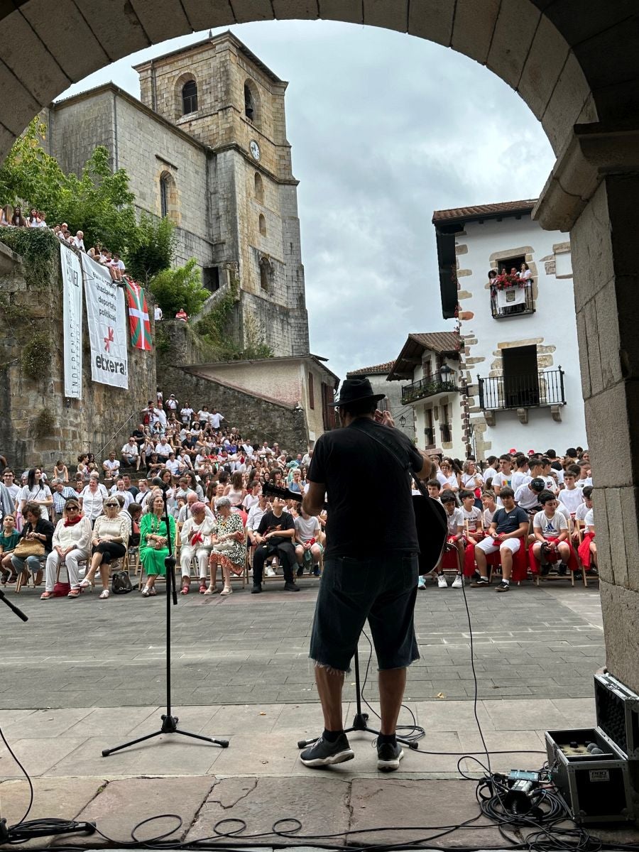 Txupinazo oficial a las fiestas de San Esteban en Bera