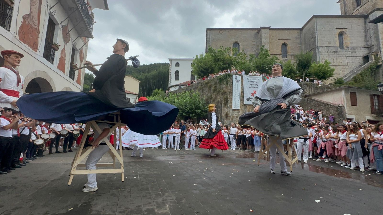 Txupinazo oficial a las fiestas de San Esteban en Bera