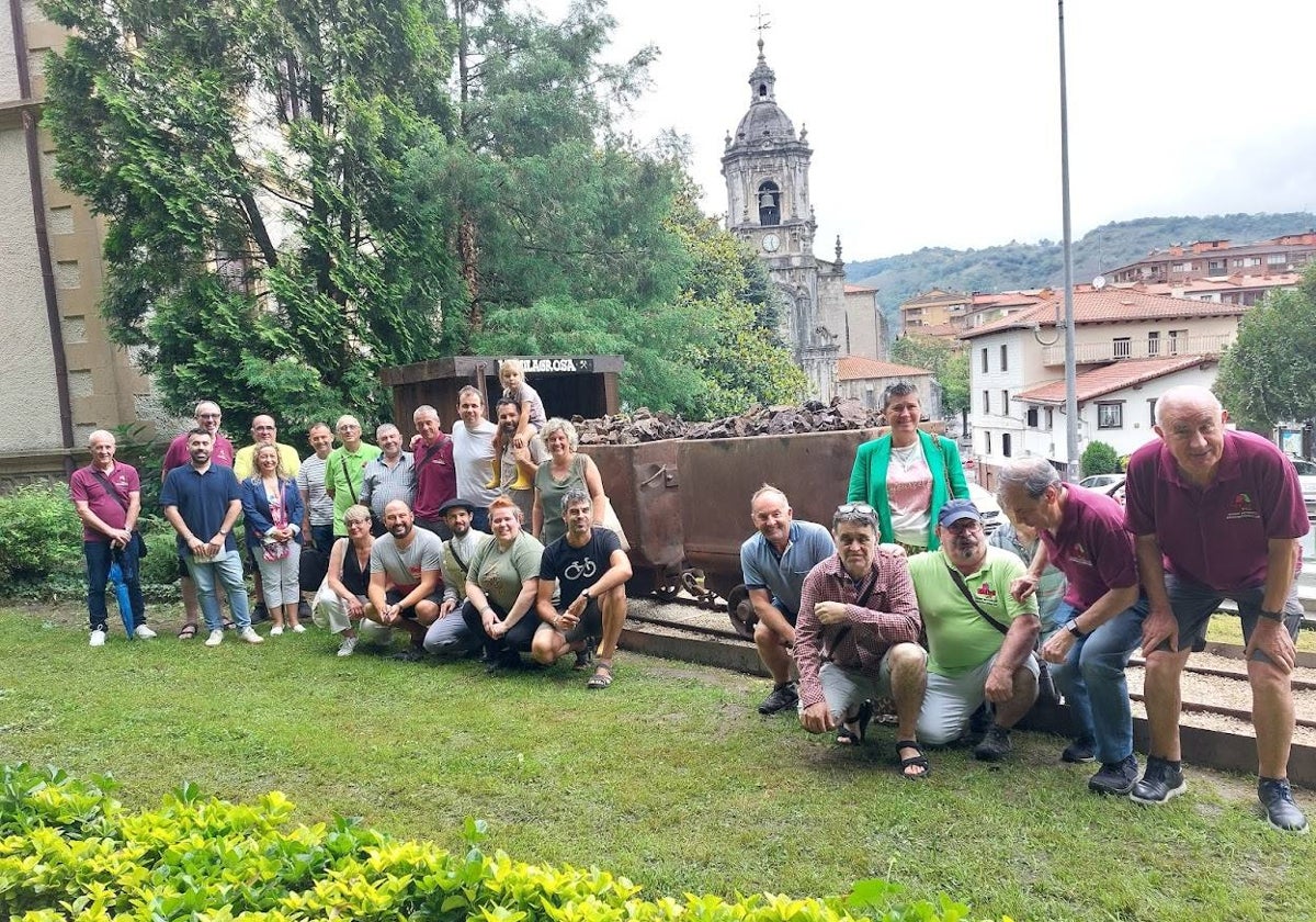 Participantes en el acto de inauguración de la obra sobre el mundo minero.