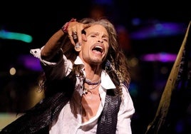 El exvocalista y líder de Aerosmith, Steven Tyler, durante el concierto del Universal Music Festival ofrecido esta noche en el Teatro Real, en Madrid.