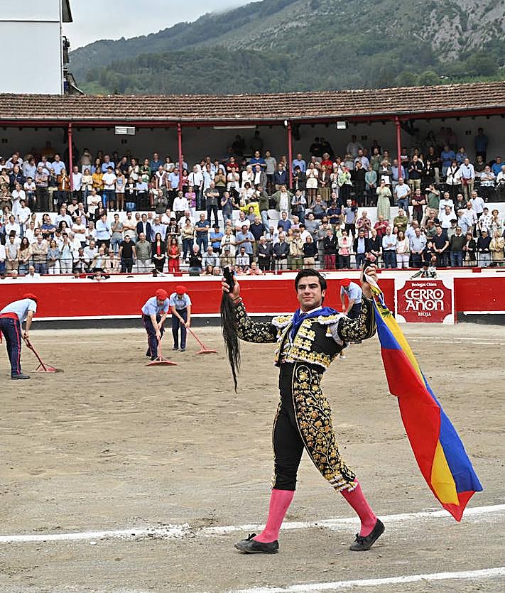 Imagen secundaria 2 - &#039;Almirante&#039; volvió a ser protagonista en Azpeitia