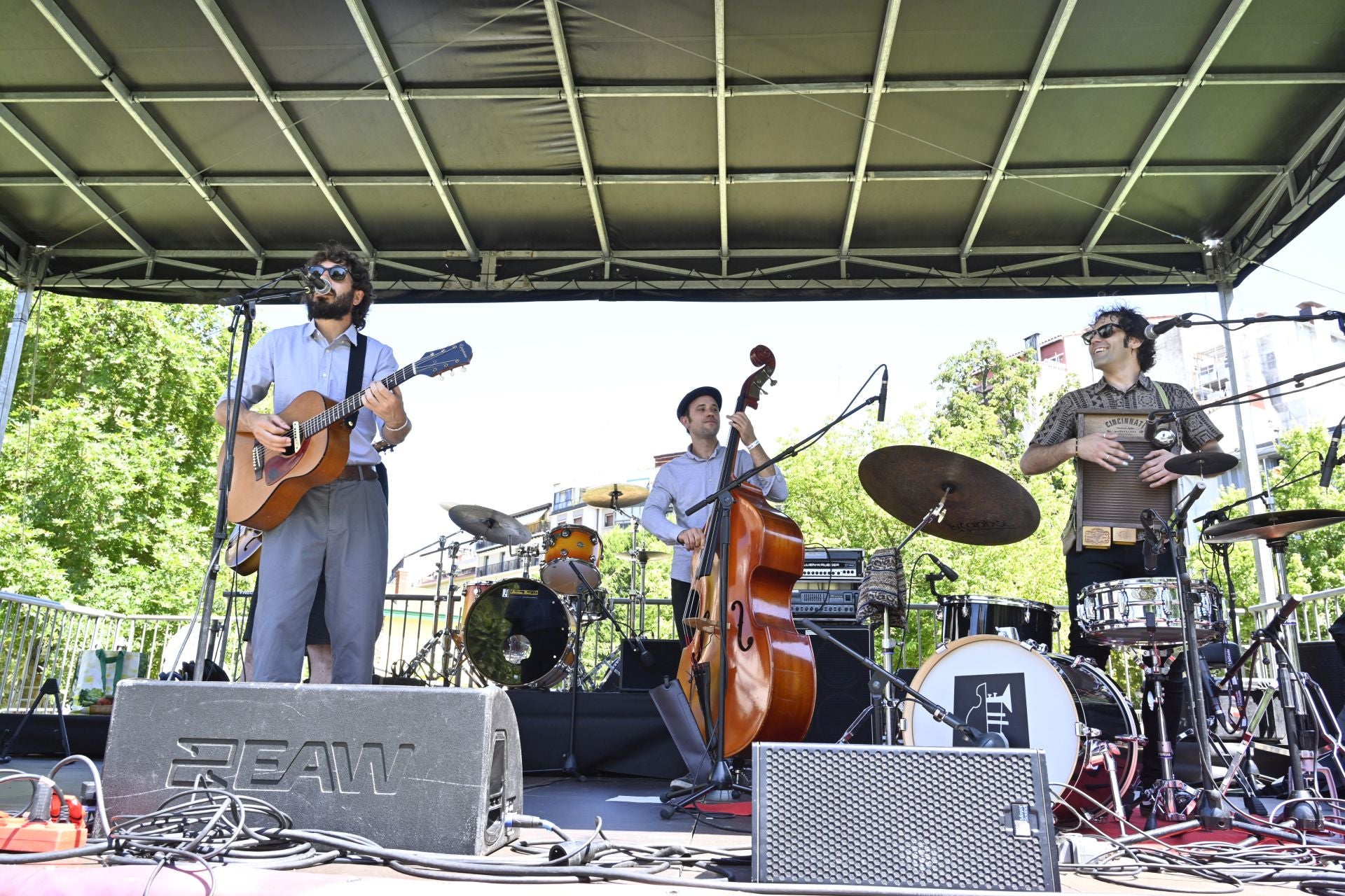 Buen ambiente en el arranque de Glad is the Day