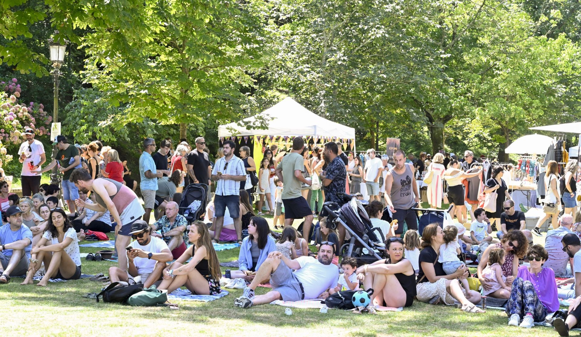 Buen ambiente en el arranque de Glad is the Day