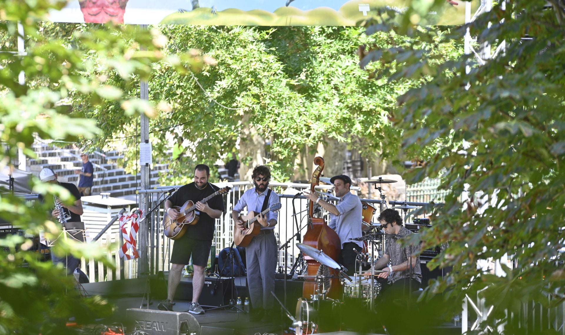 Buen ambiente en el arranque de Glad is the Day