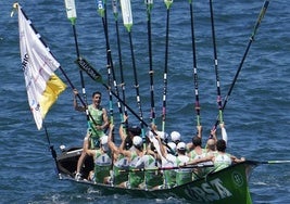 Hondarribia alza los remos para celebrar su primera bandera de la temporada