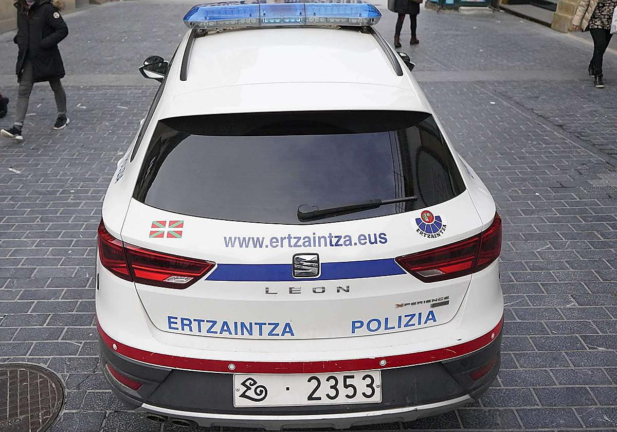 Detenido un joven tras intentar asaltar una vivienda en Gros con los inquilinos dentro