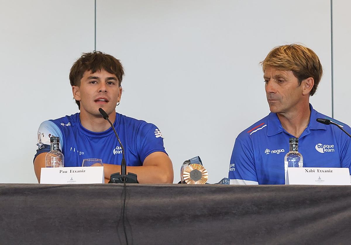 Pau y Xabi Etxaniz, este martes en el Hotel de Londres.