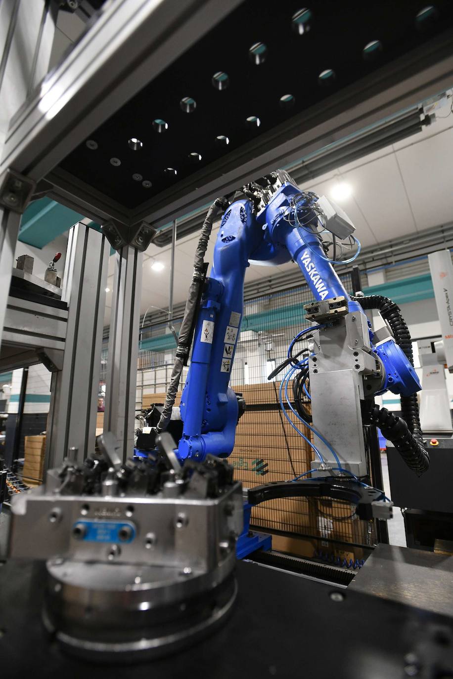 Una máquina, sin ningún empleado, en una industria guipuzcoana.