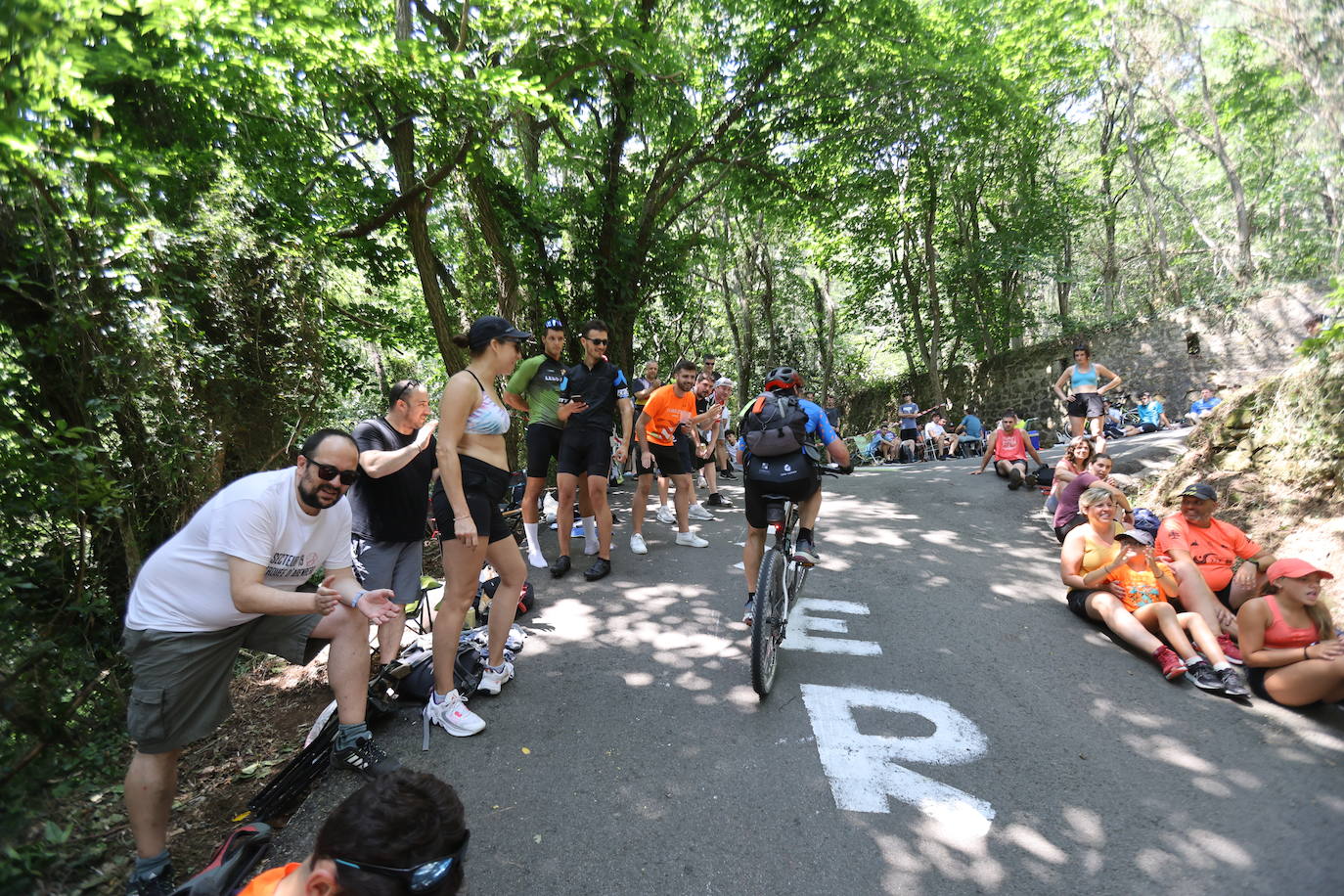 La afición vibra en el muro de Pillotegi