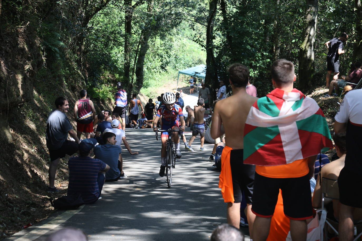 La afición vibra en el muro de Pillotegi