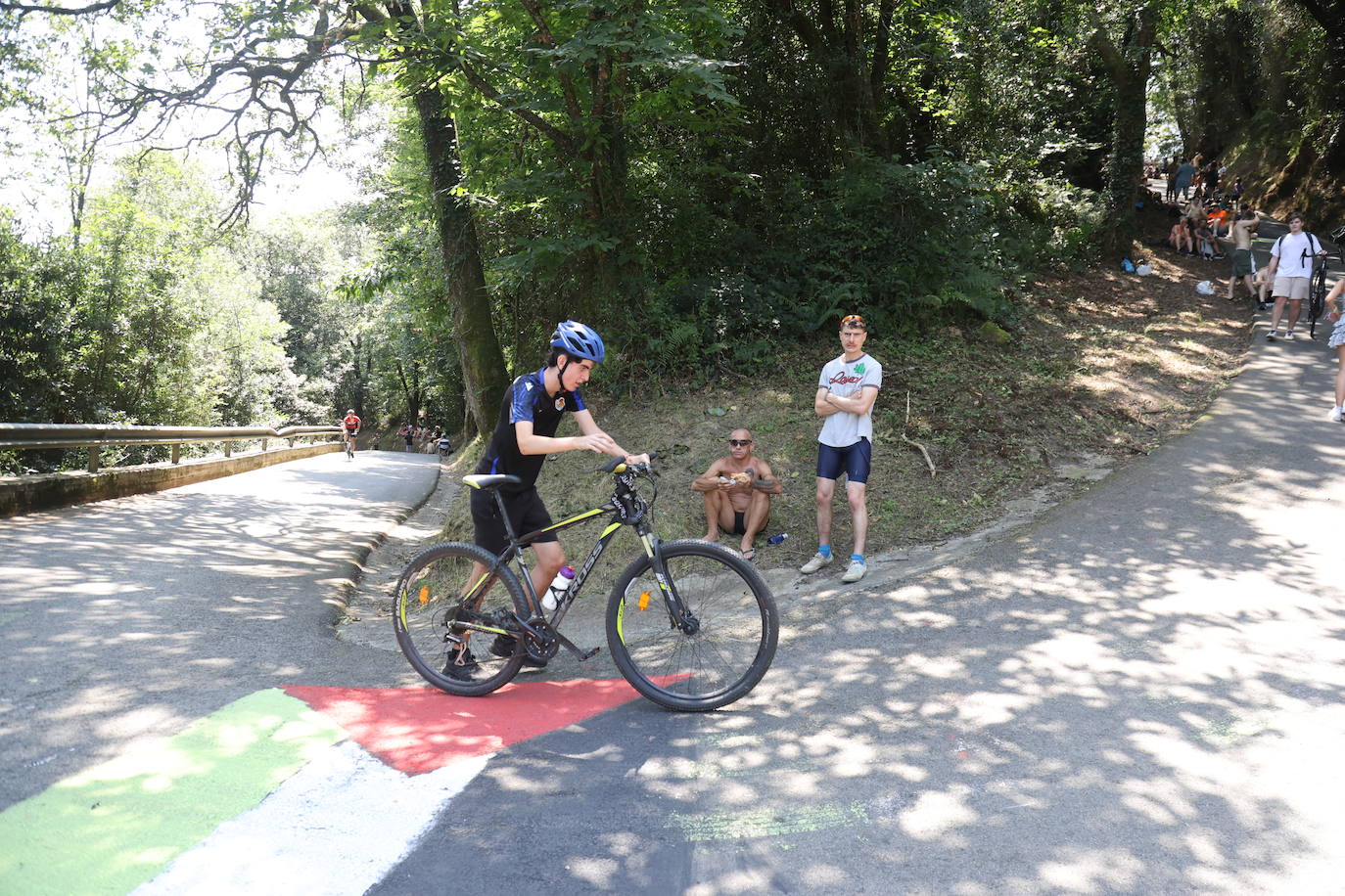La afición vibra en el muro de Pillotegi