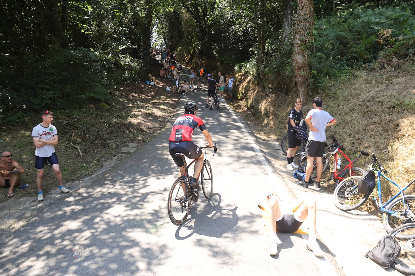 La afición vibra en el muro de Pillotegi