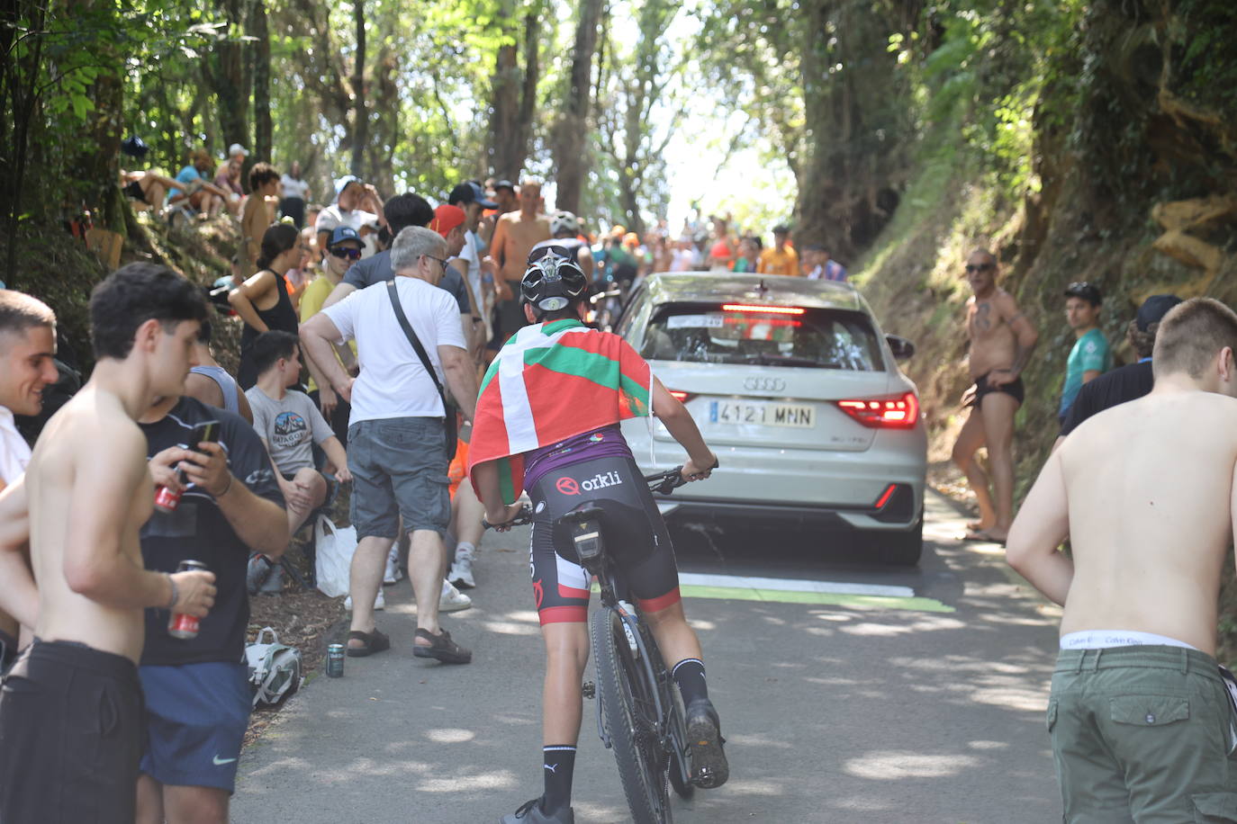 La afición vibra en el muro de Pillotegi