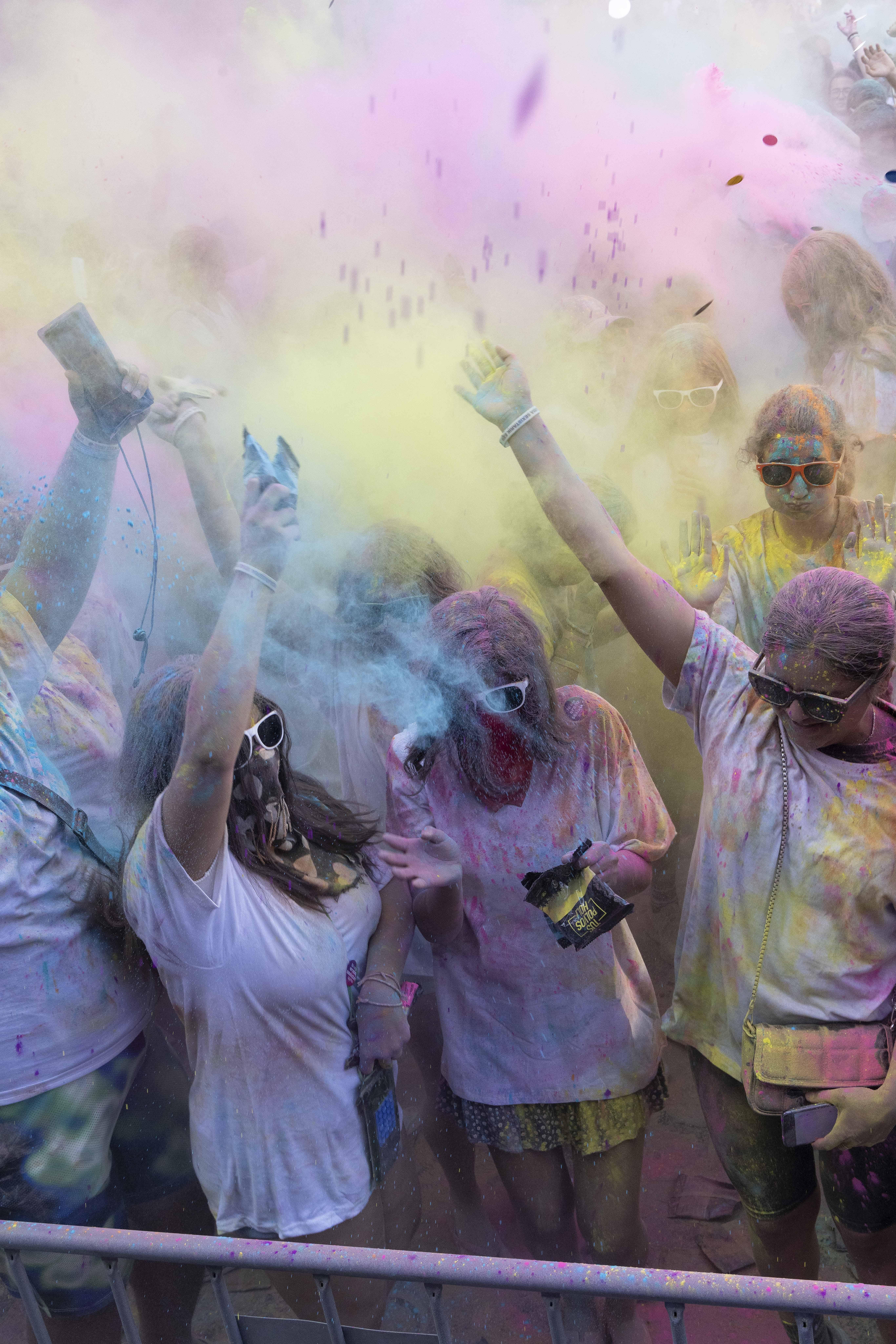 El &#039;Holi fest&#039; del Boulevard, en imágenes