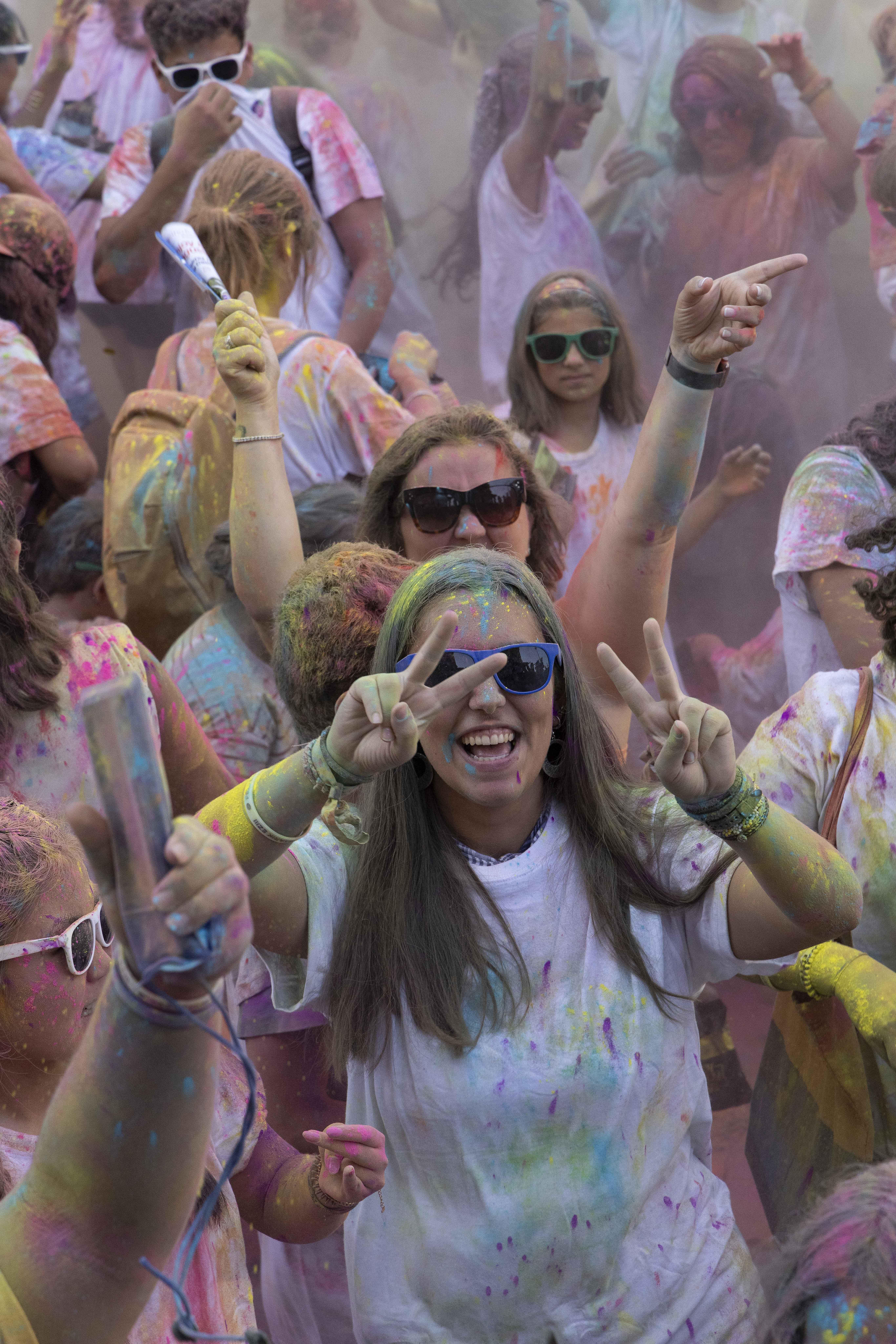 El &#039;Holi fest&#039; del Boulevard, en imágenes