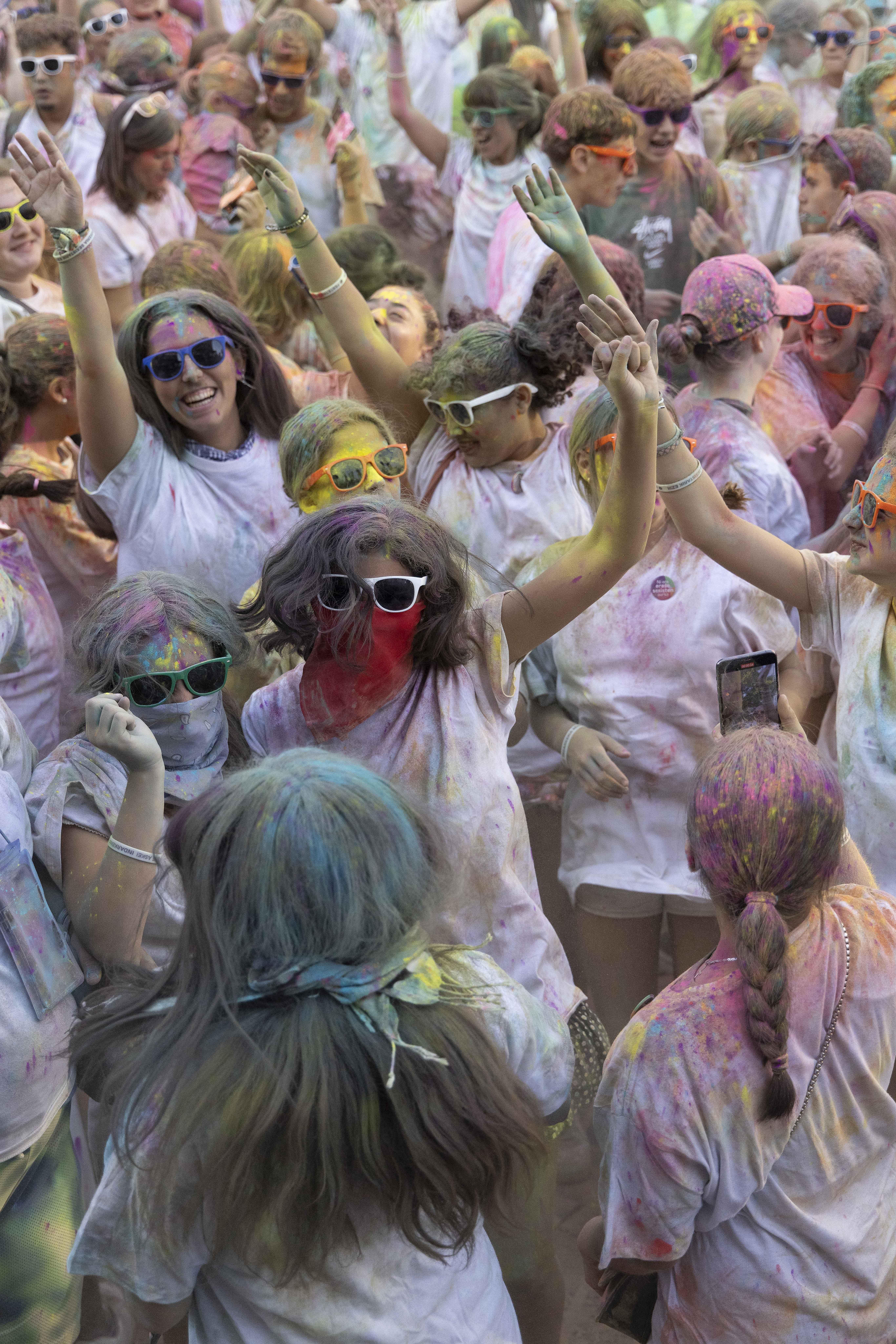 El &#039;Holi fest&#039; del Boulevard, en imágenes