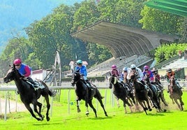 La yegua 'Swiftway' fue clara vencedora este domingo en el hipódromo donostiarra.