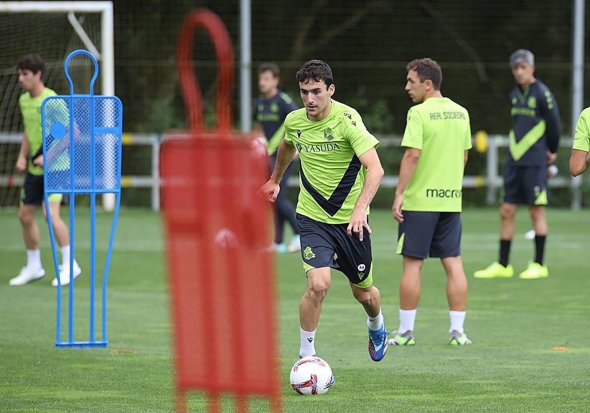 Magunazelaia trata de ganarse la confianza de Imanol para ser miembro del primer equipo