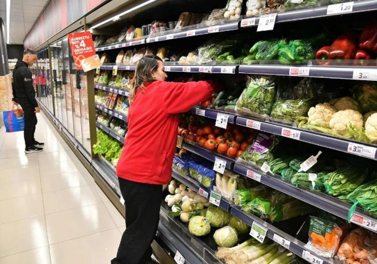 La cesta de la compra da una tregua en Euskadi con su menor tasa en 32 meses