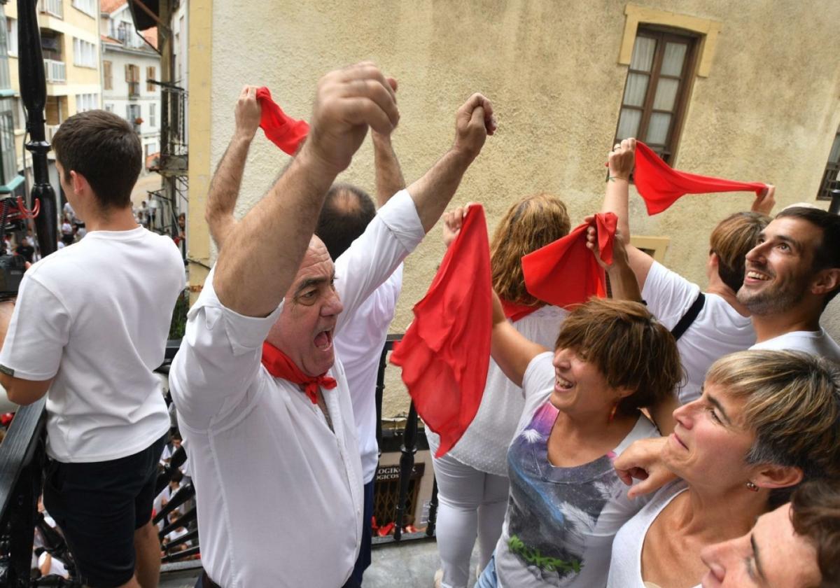 Josu Iriondo fue el encargado de lanzar el txupinazo que dio inicio a las fiestas de San Roke del pasado año.