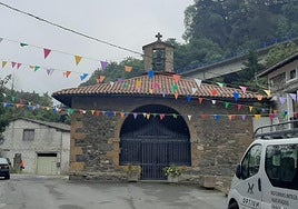 Los banderines anuncian la llegada de las fiestas.