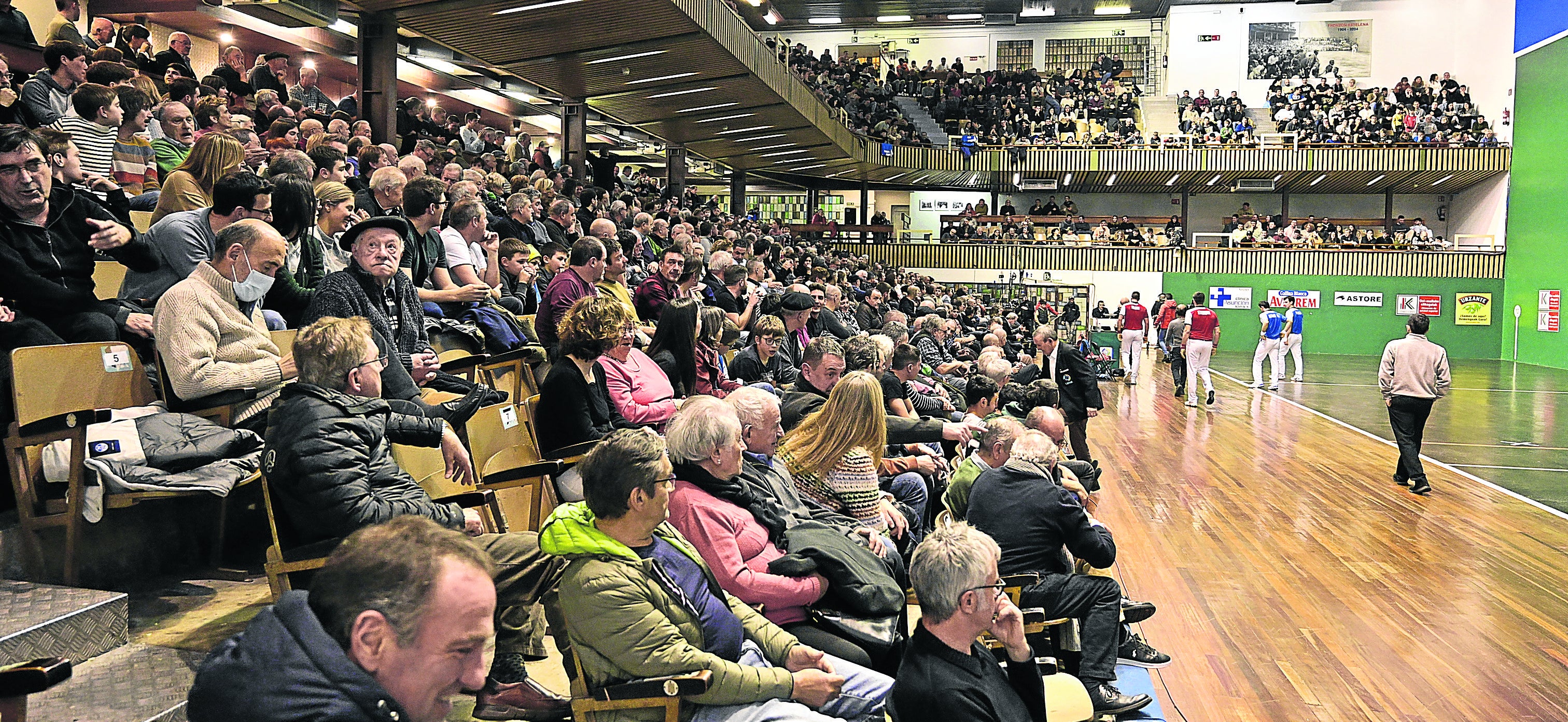 Partido de vuelta del campeonato de Parejas entre Ezkurdia y Tolosa frente a Altuna III y Martija.