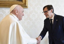 Salvador Illa se entrevistó con el papa Francisco en el Vaticano el pasado mes de marzo.