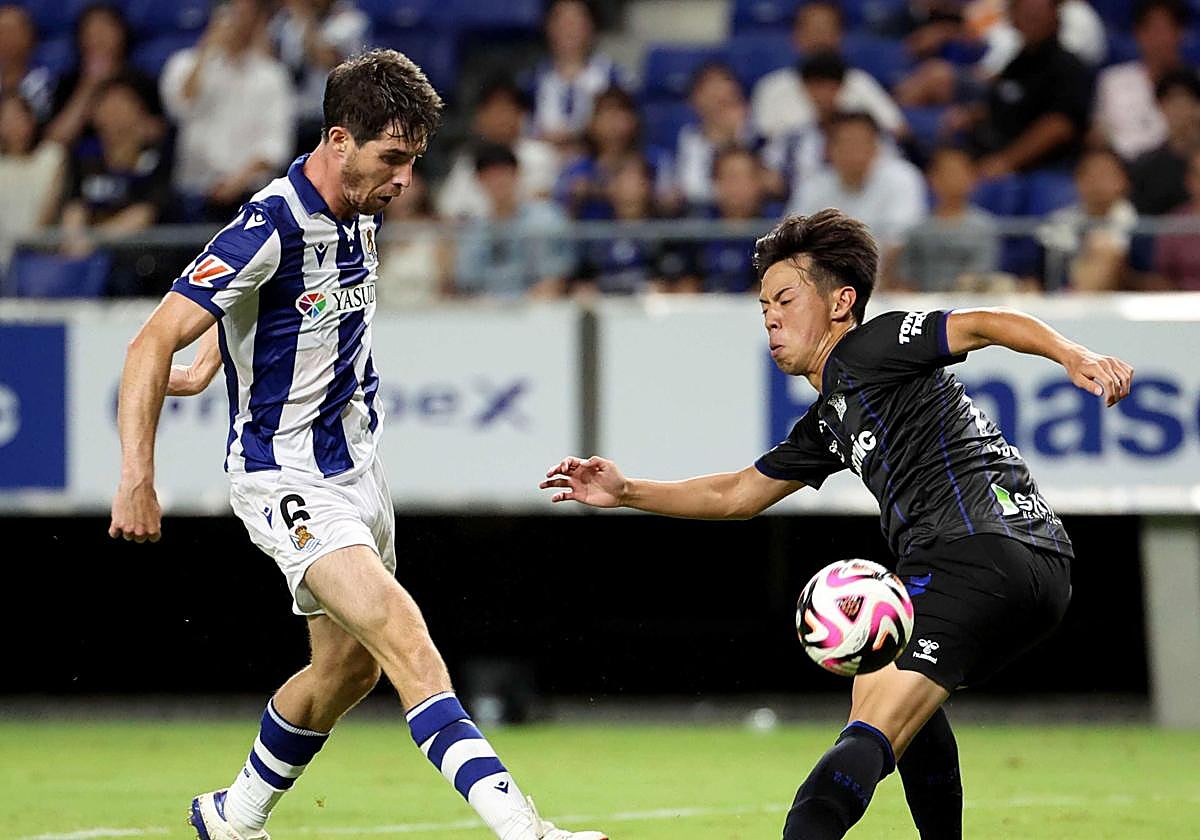 Aritz apunta a titular este domingo en el debut liguero de la Real ante el Rayo Vallecano.