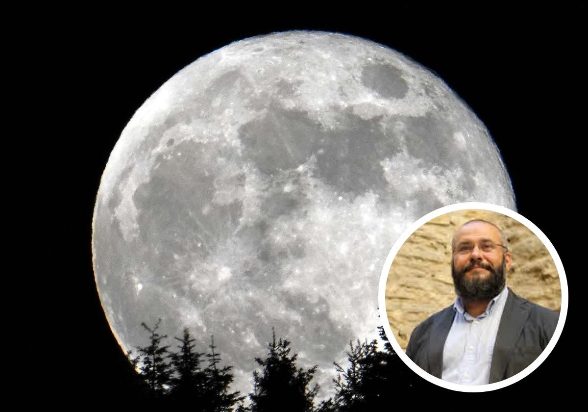 La superluna de hace dos años, sobre los montes de Berastegi. Abajo, a la derecha, Javier Armentia, director del planetario de Pamplona.