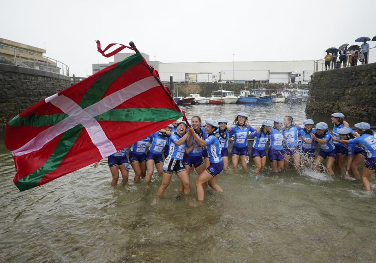 Arraun Lagunak no cede ninguna bandera