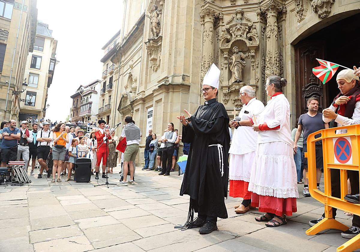 Imagen principal - La fiesta corsaria baja el telón con ganas de más
