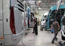 Vehículos como autobuses o trenes conforman una de las principales partidas exportadoras de Gipuzkoa.