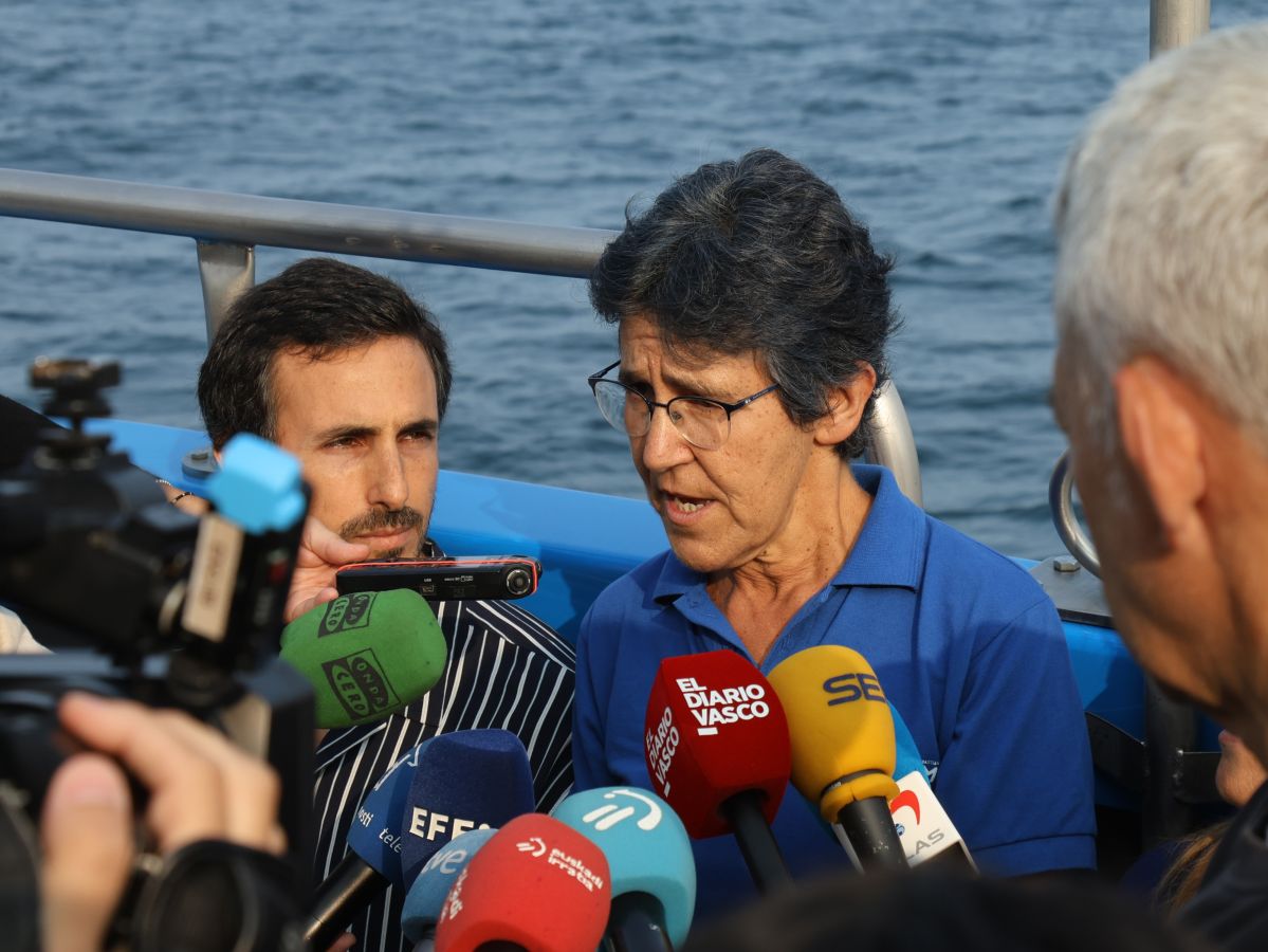 El Aquarium de San Sebastián reintroduce tres tortugas en el mar