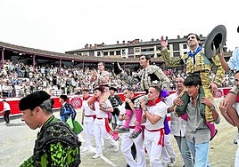 Luque, Morante y Ortega salen por la puerta grande en Azpeitia.