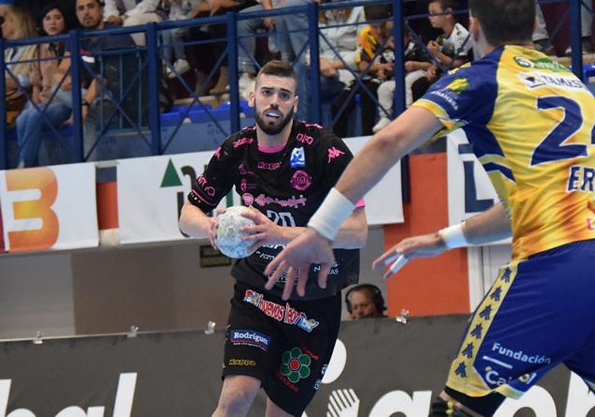 Theodoros Boskos en un partido con su anterior equipo, el Ángel Ximénez Puente Genil