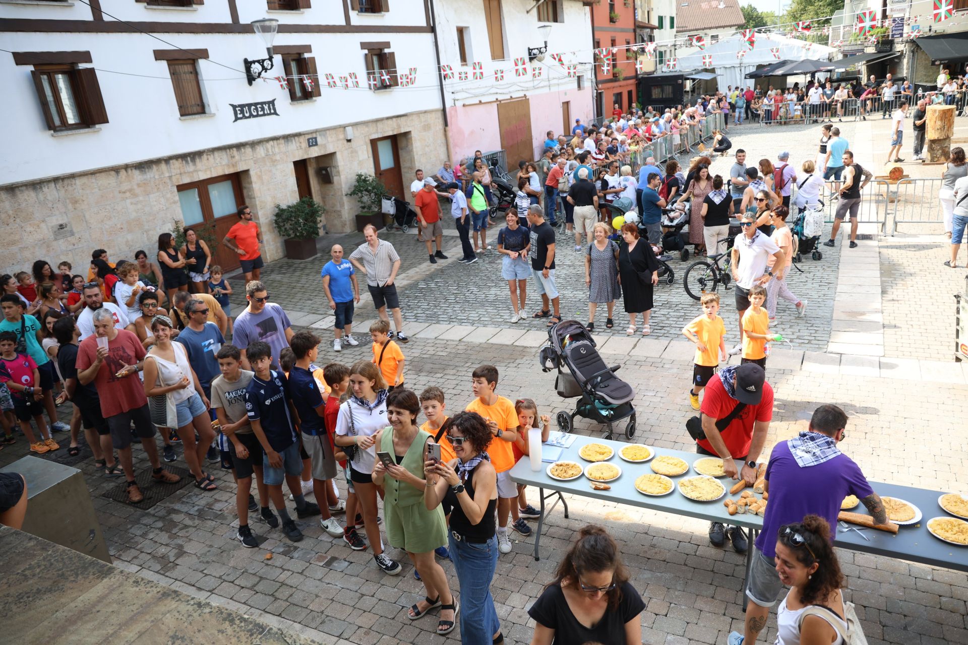 Gran ambiente en Ergobia por las fiestas de San Bartolomé