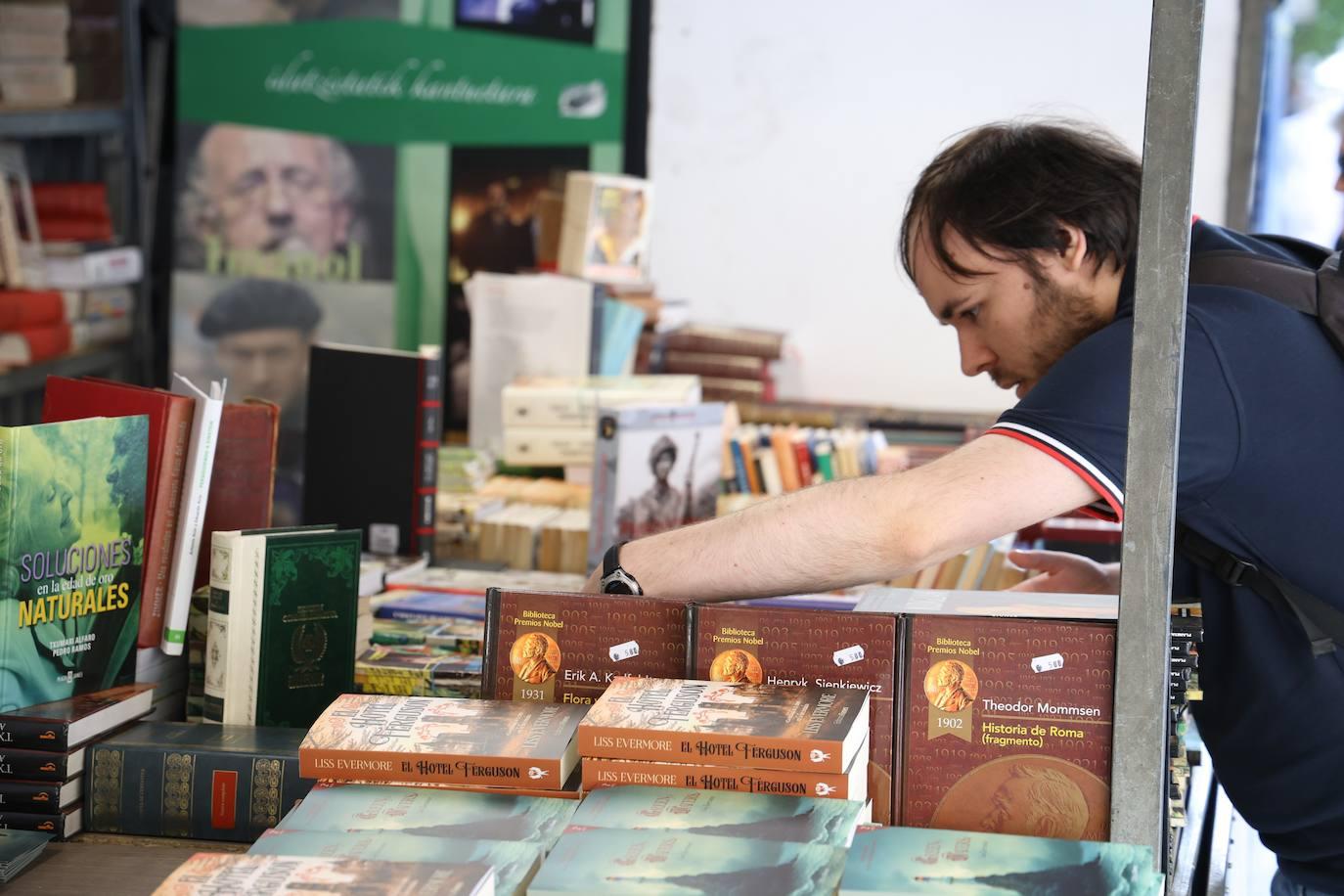 La feria del Libro Antiguo y de Ocasión, en imágenes