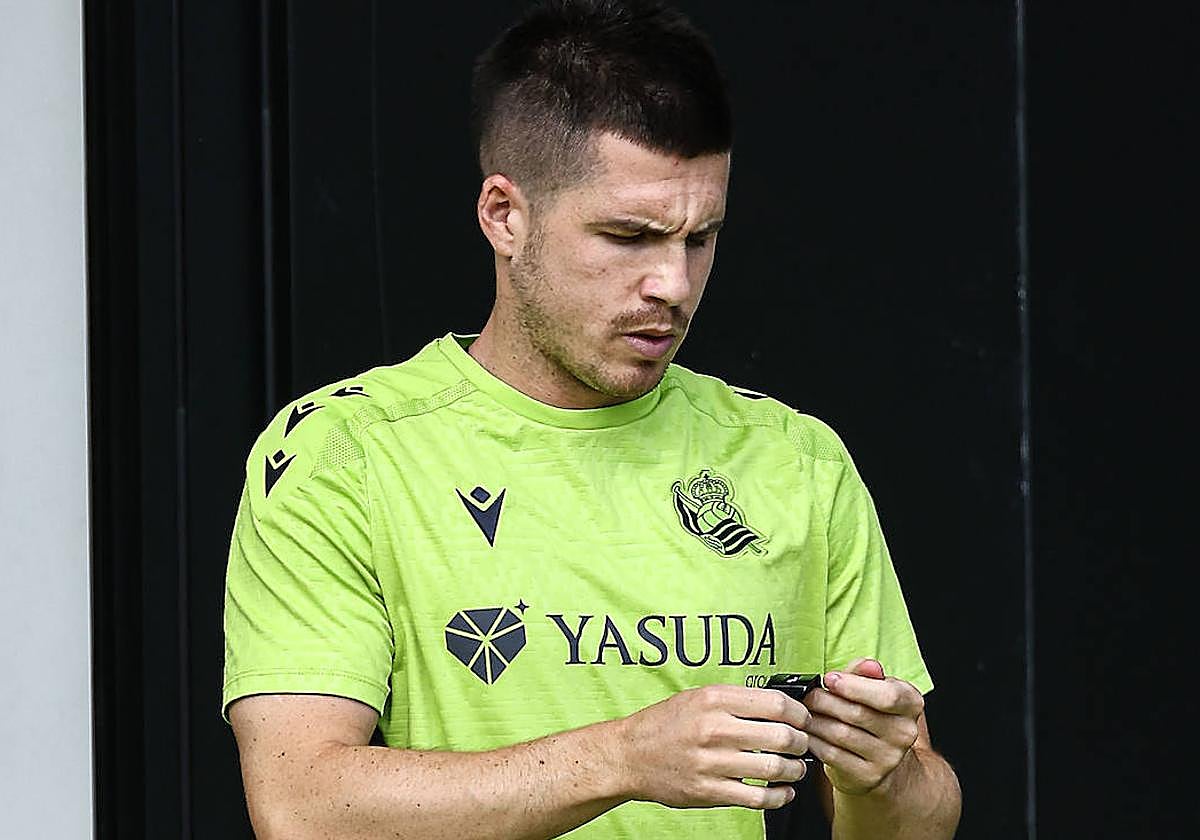 Zubeldia durante el entrenamiento de este lunes en Zubieta