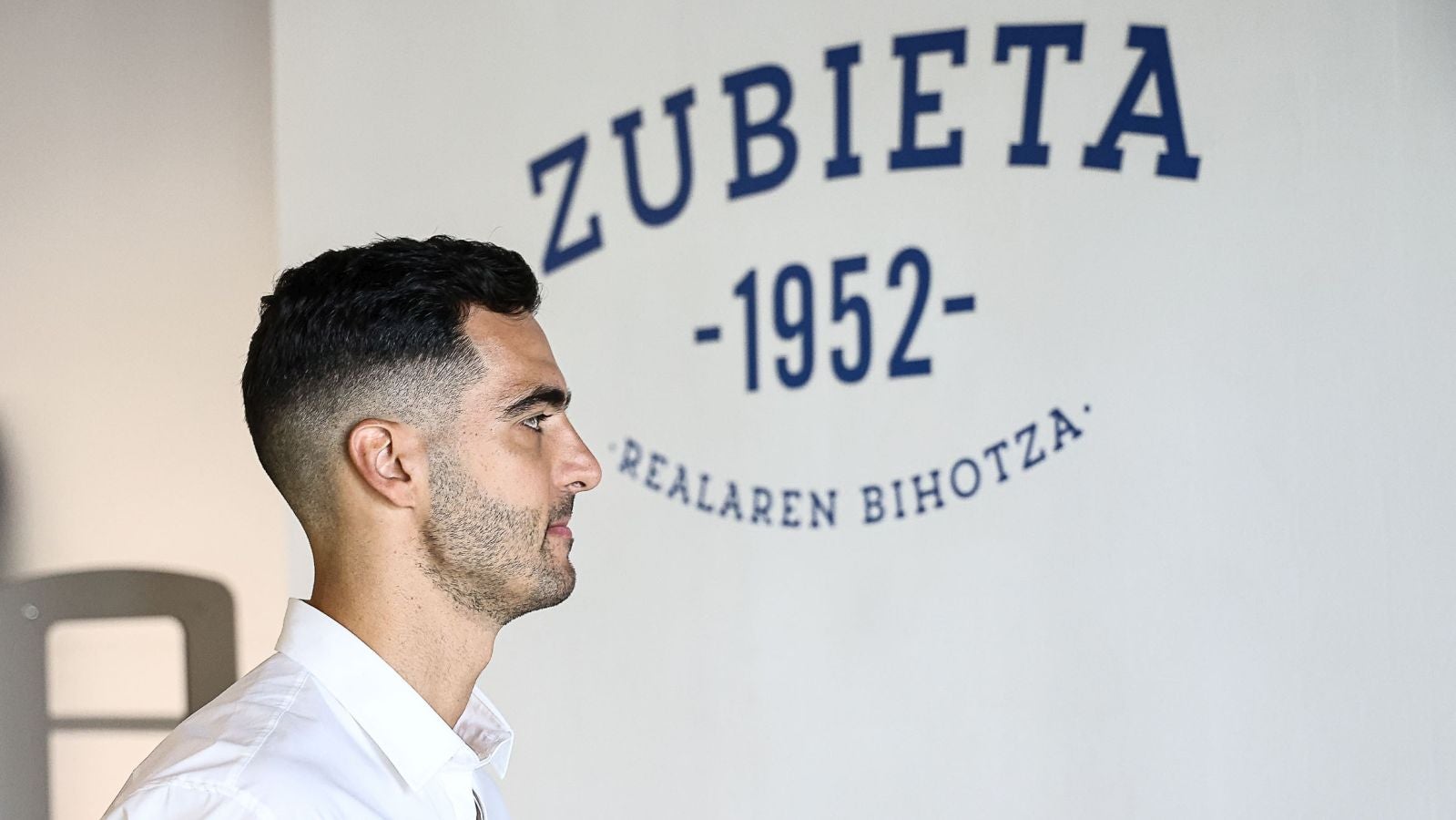 Las imágenes de la despedida de Mikel Merino de sus compañeros