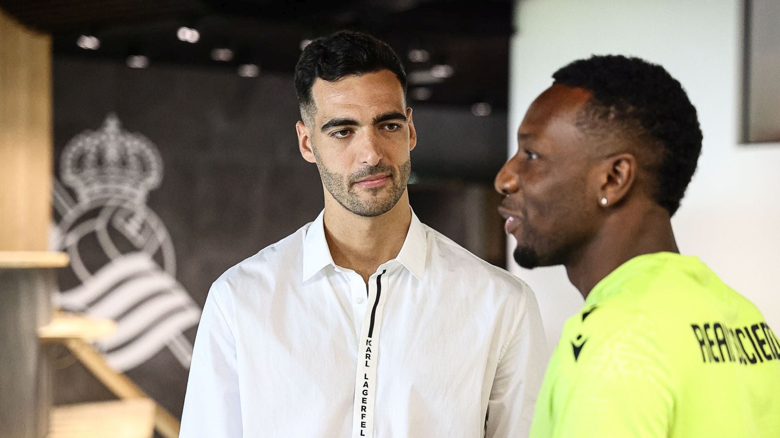 Las imágenes de la despedida de Mikel Merino de sus compañeros