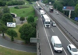 Retenciones en la AP-8 a la altura de la frontera con Francia.