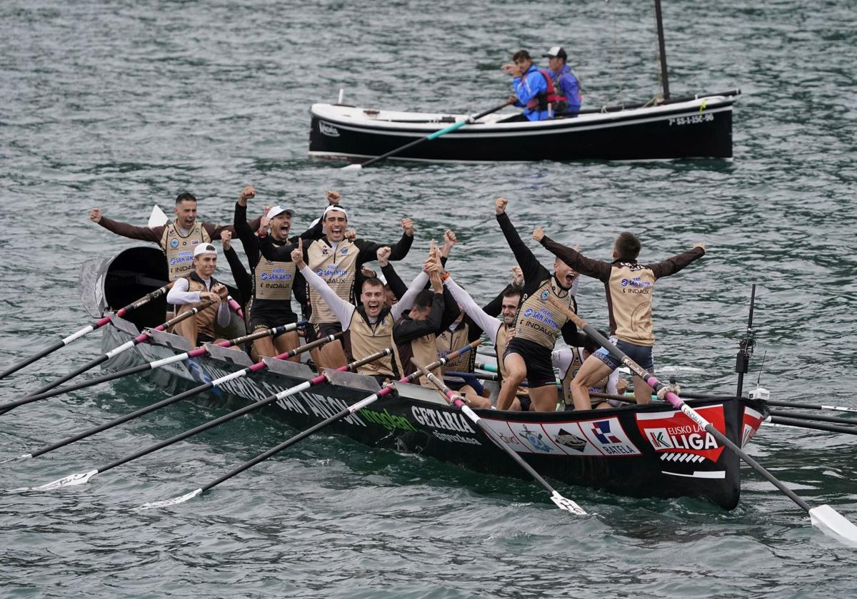 Getaria Celebra por todo lo alto la bandera lograda en aguas de Ondarroa