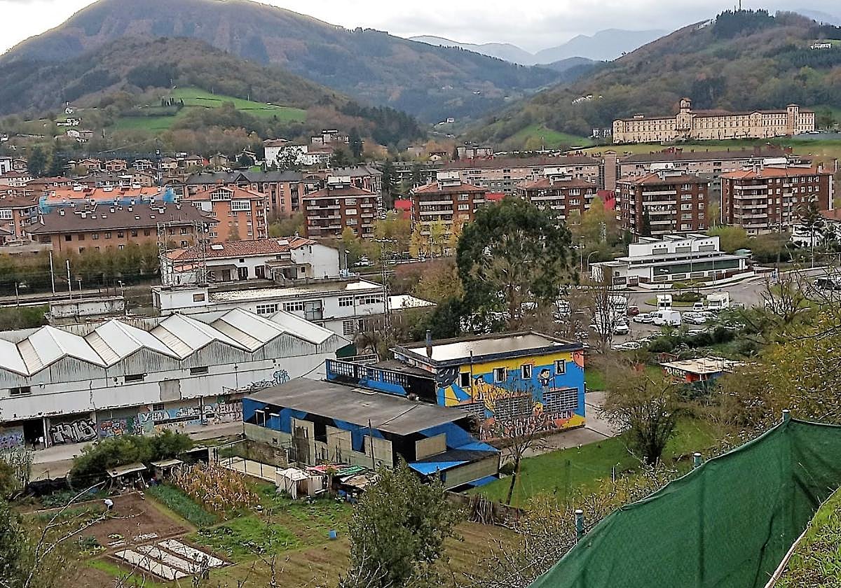 Vista parcial de la zona de San Esteban que vivirá una transformación importante con nuevas viviendas, equipamientos y zonas verdes, si se acaba aprobando el Plan para la zona.