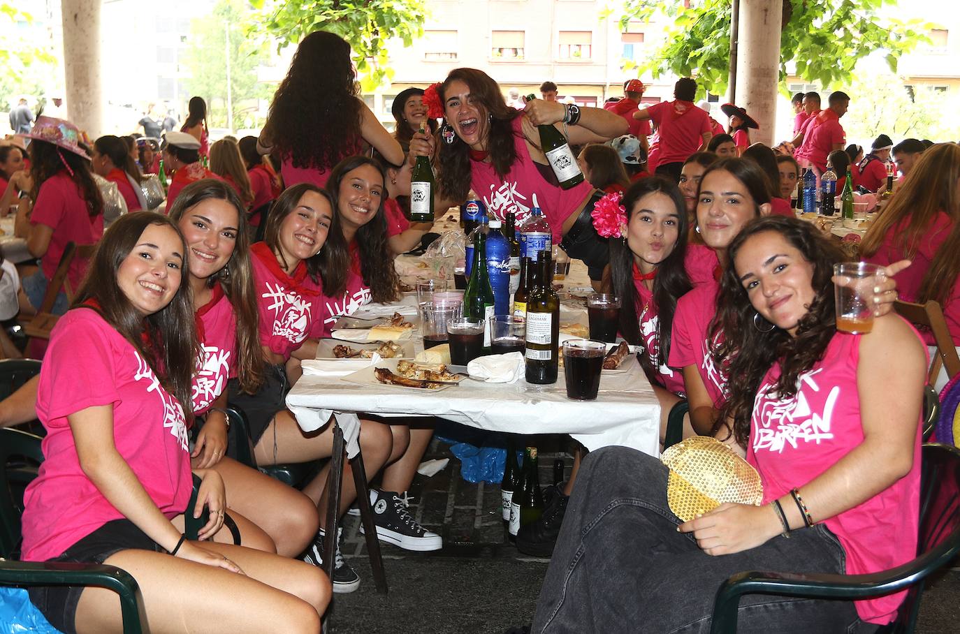 Las mejores imágenes del Día de la Adolescencia y la Juventud de las fiestas de San Bartolomé