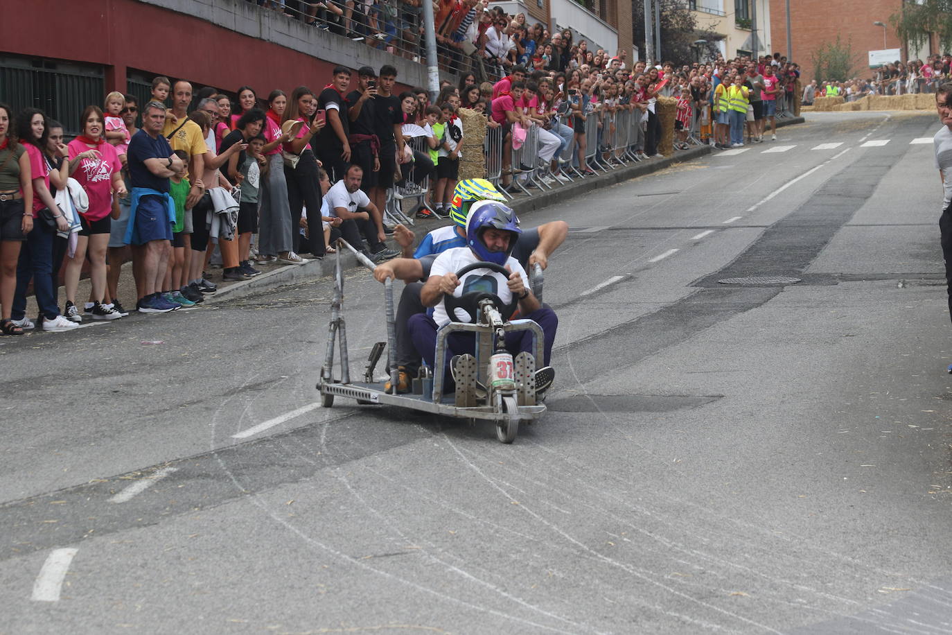 Las mejores imágenes del Día de la Adolescencia y la Juventud de las fiestas de San Bartolomé