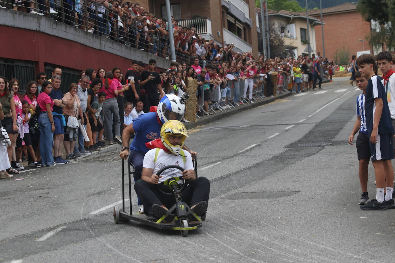 Las mejores imágenes del Día de la Adolescencia y la Juventud de las fiestas de San Bartolomé