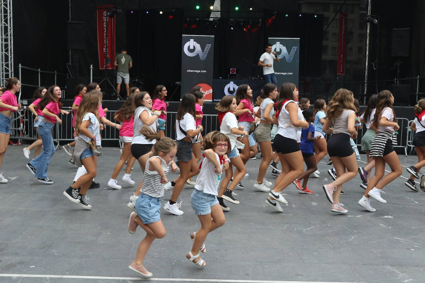 Las mejores imágenes del Día de la Adolescencia y la Juventud de las fiestas de San Bartolomé
