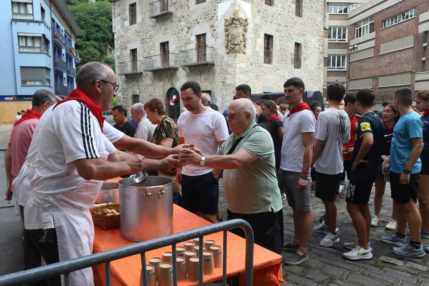 Las mejores imágenes del Día de la Adolescencia y la Juventud de las fiestas de San Bartolomé