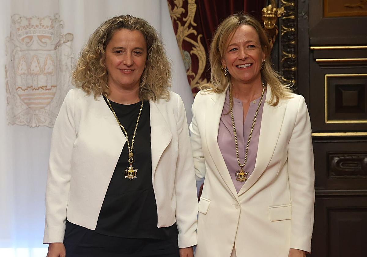 La nueva diputada de Hacienda Itziar Agirre, con la diputada general de Gipuzkoa Eider Mendoza.